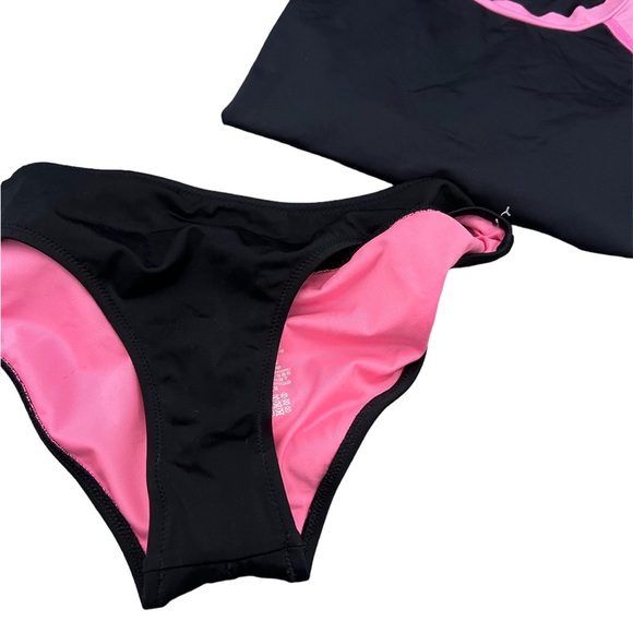 Set: Volcom Surf Shirt & PINK bikini bottoms - Picture 6 of 6